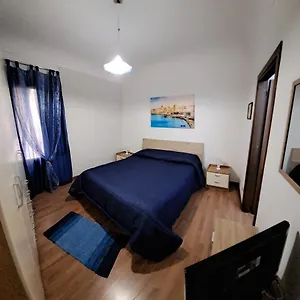 https://la-casa-di-paoletta-a-due-passi-dal-mare.sicilyhotelsitaly.net