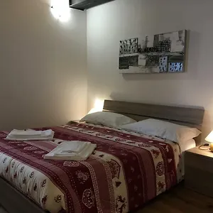 https://antica-casa-nella.hotelinveneto.com